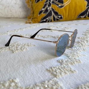 Never been worn reflective ray-bans! Excellent condition.